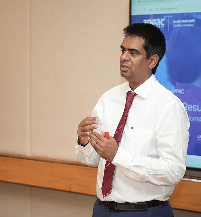 Appac team member presenting digital marketing strategy in a meeting